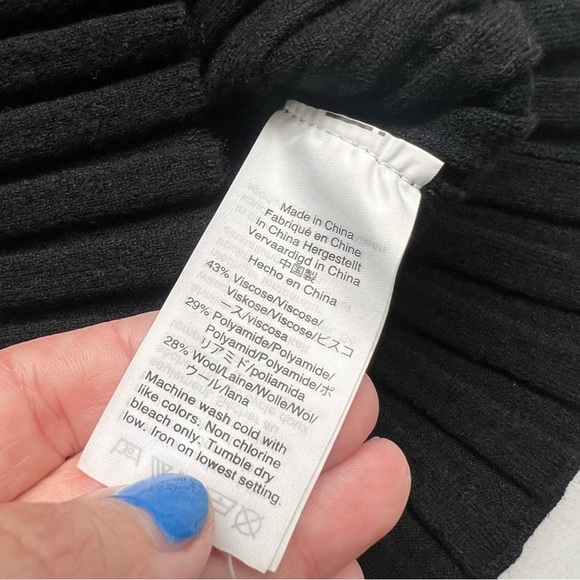 2/25 J Crew Mockneck sweater-tank Black Ribbed Stretchy Medium wool blend office - Picture 4 of 4